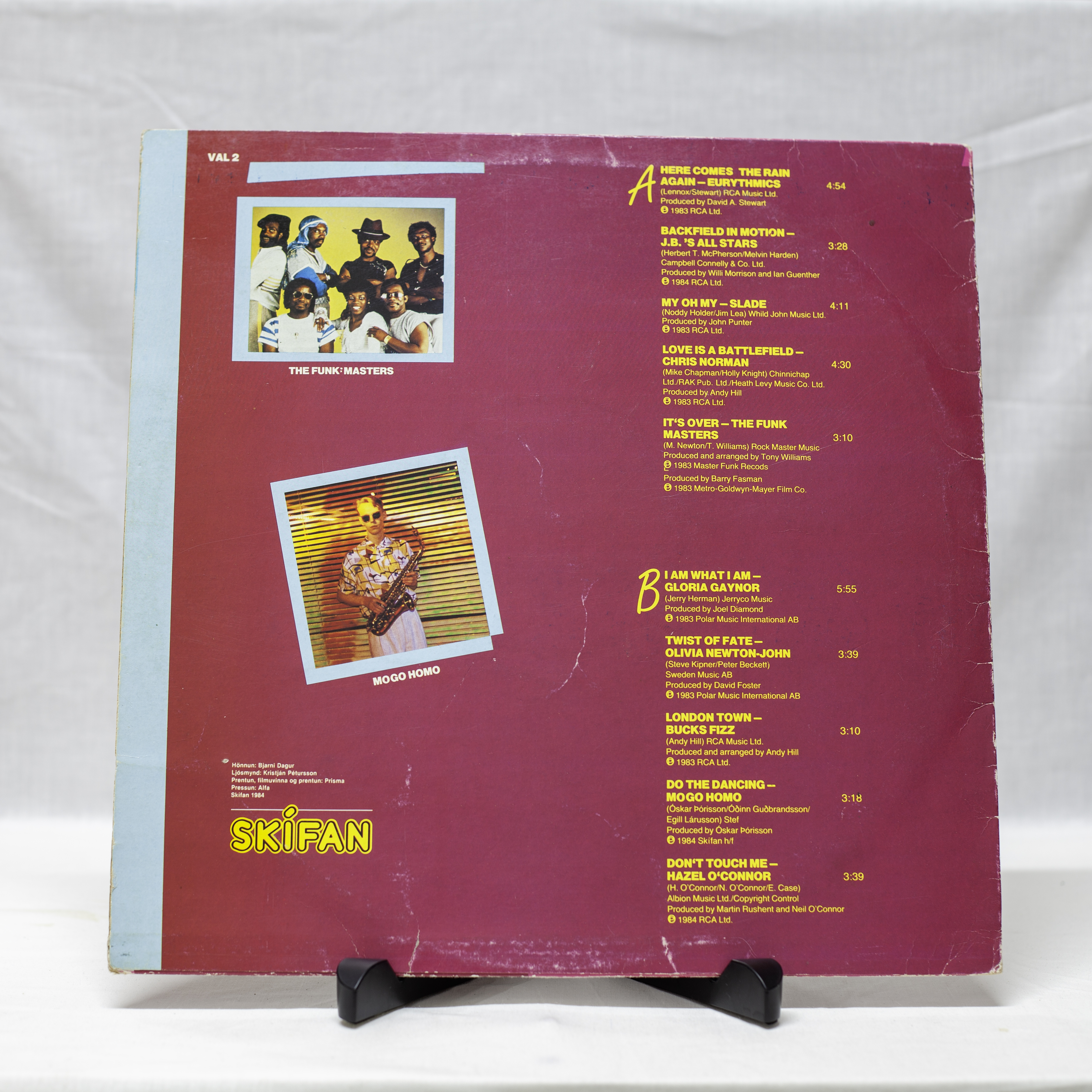 Ýmsir – Tvær í Takt