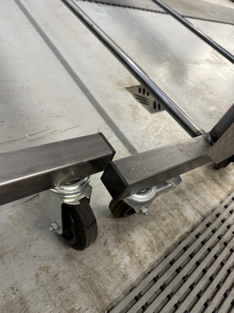 5x sérsmíðaðar fataslár