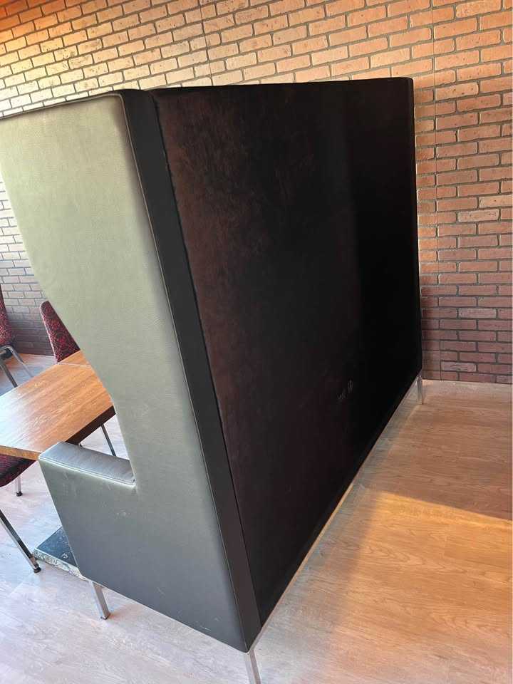 Frístandandi Sófi með háu baki