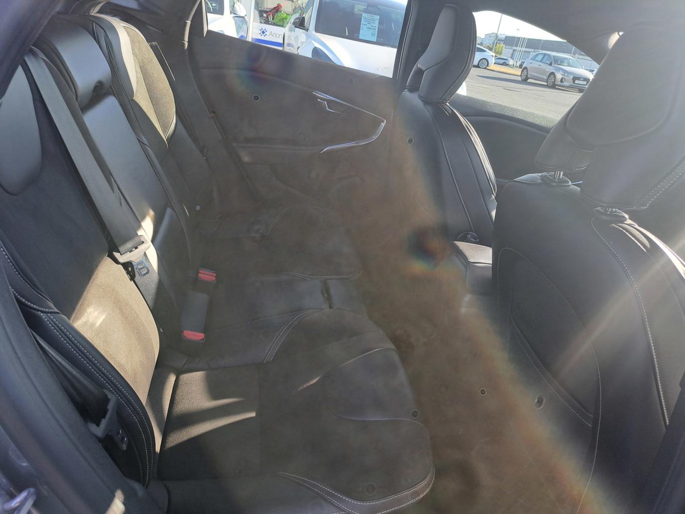 Volvo V40 R-Design - 5/2016 - 87þ. km