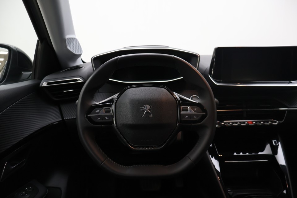 Peugeot E-208 Allure - 5/2022 - 30þ. km