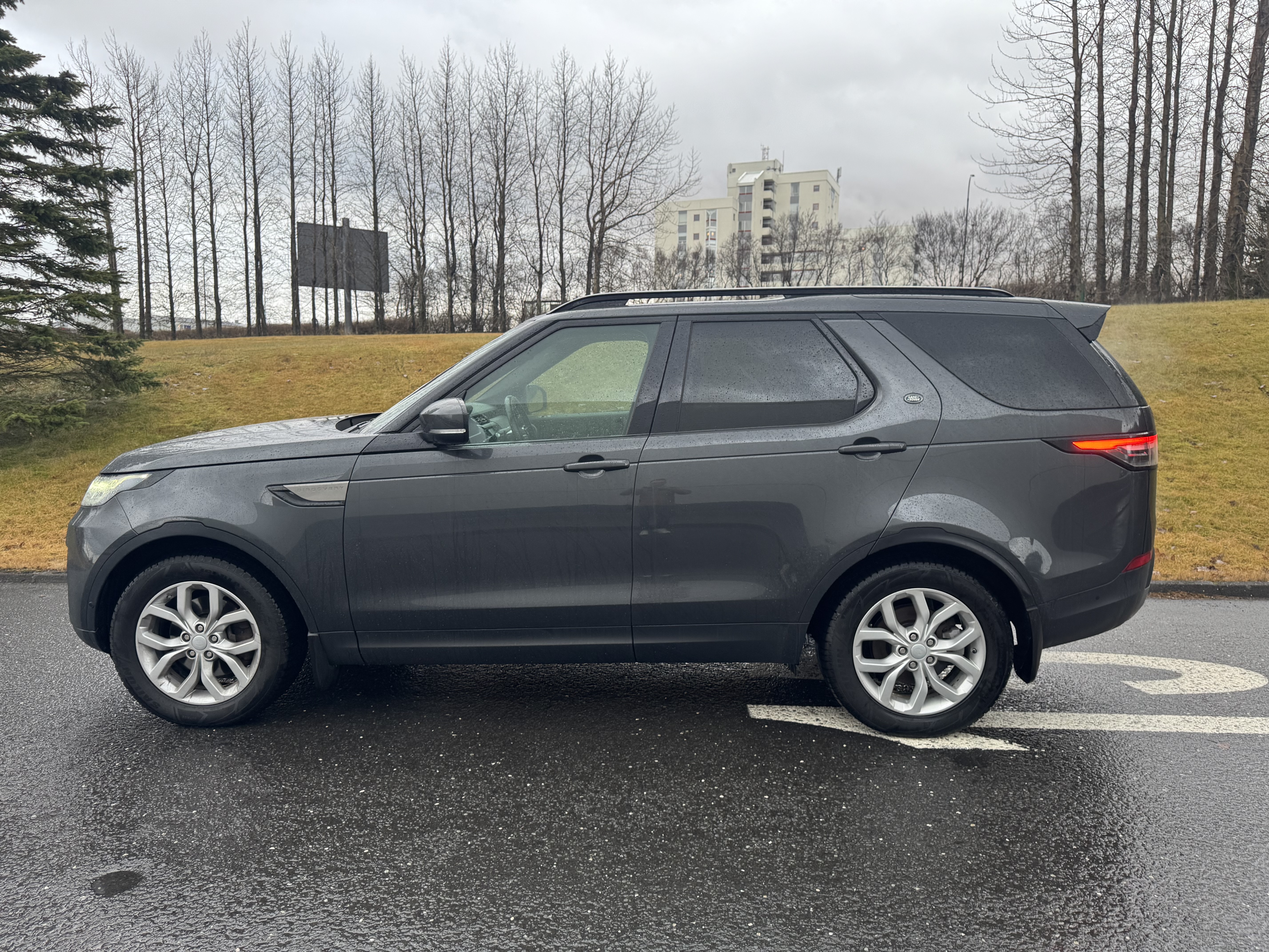 Land Rover Discovery 5 SE - 2019 - 84þ. km