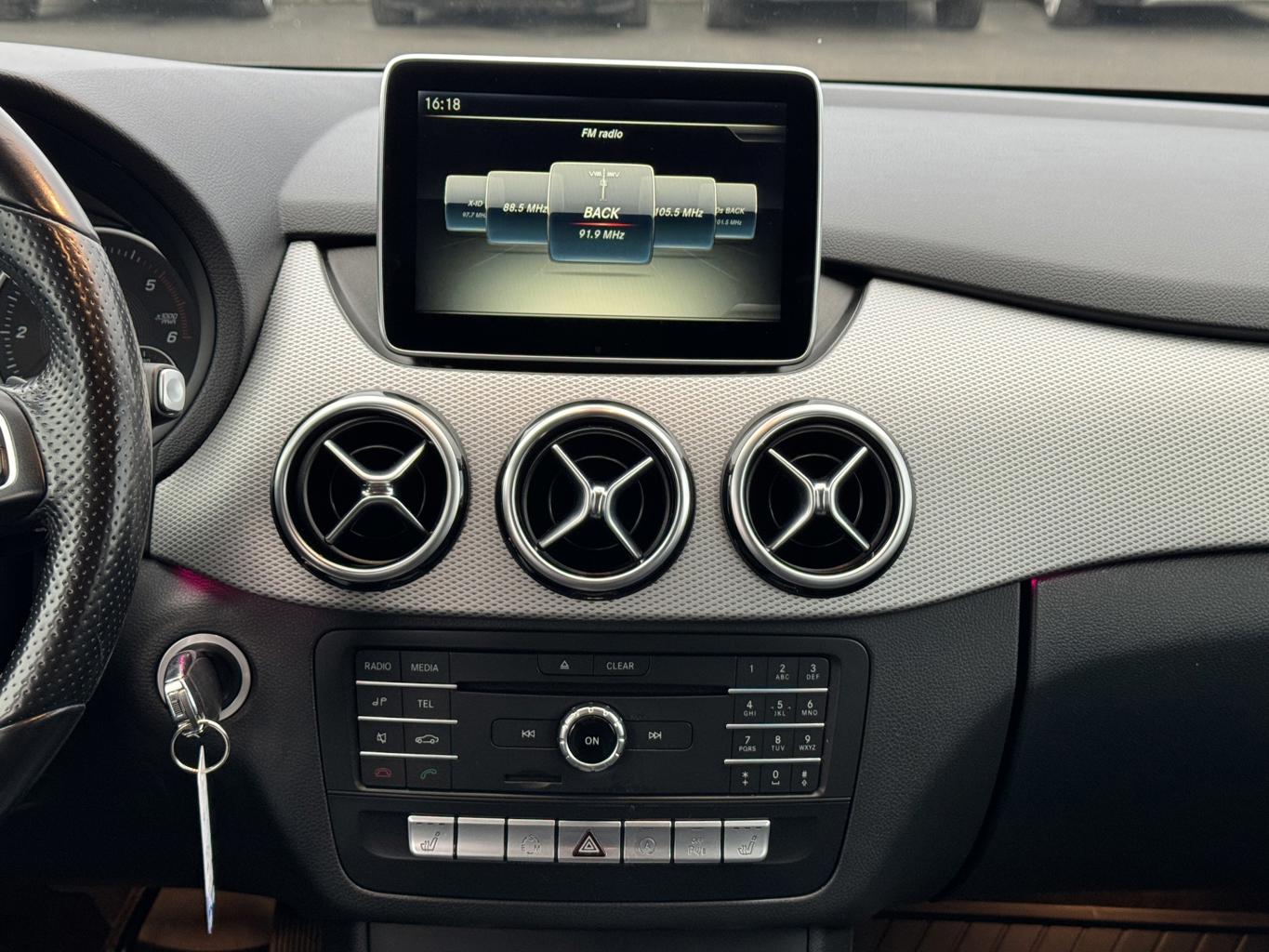 Mercedes-Benz  B200 CDI 4Matic - 5/2015 - 110þ. km