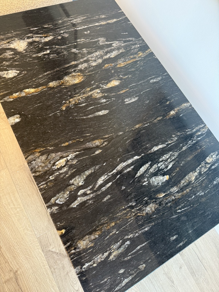 Sérsmíðað Granít sófaborð