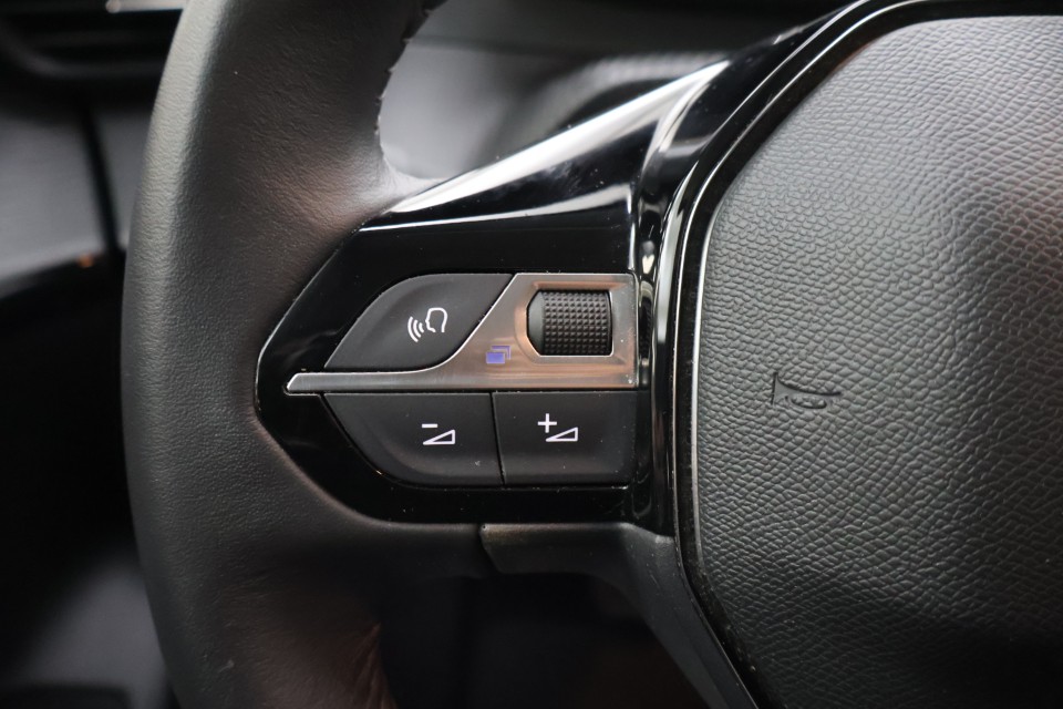 Peugeot E-208 Allure - 5/2022 - 30þ. km