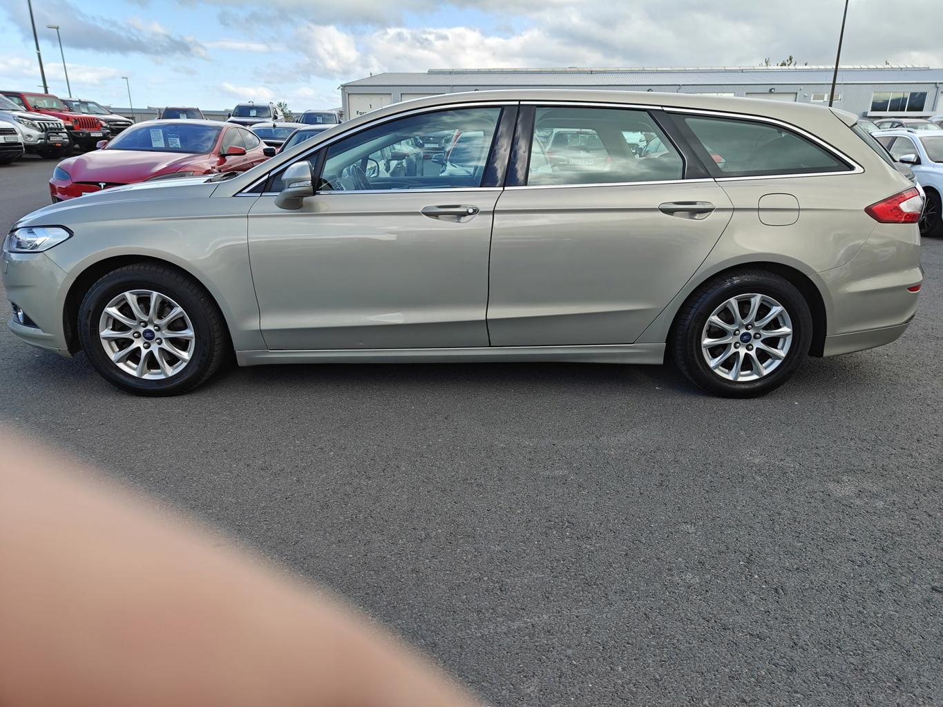 Ford Mondeo 1.5 - 3/2015 - 140þ. km
