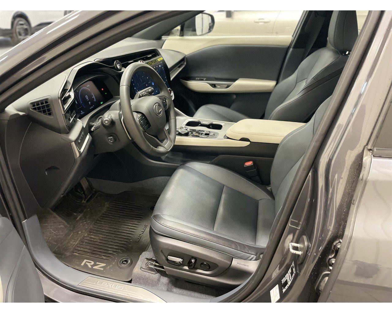 Lexus RZ 450E - 6/2023 - 10þ. km