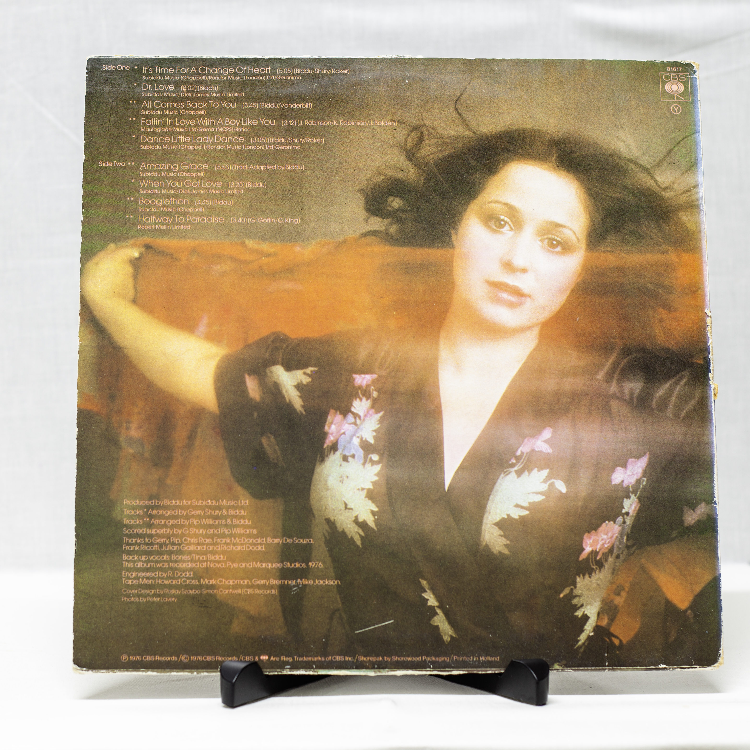 Tina Charles – Dance Little Lady