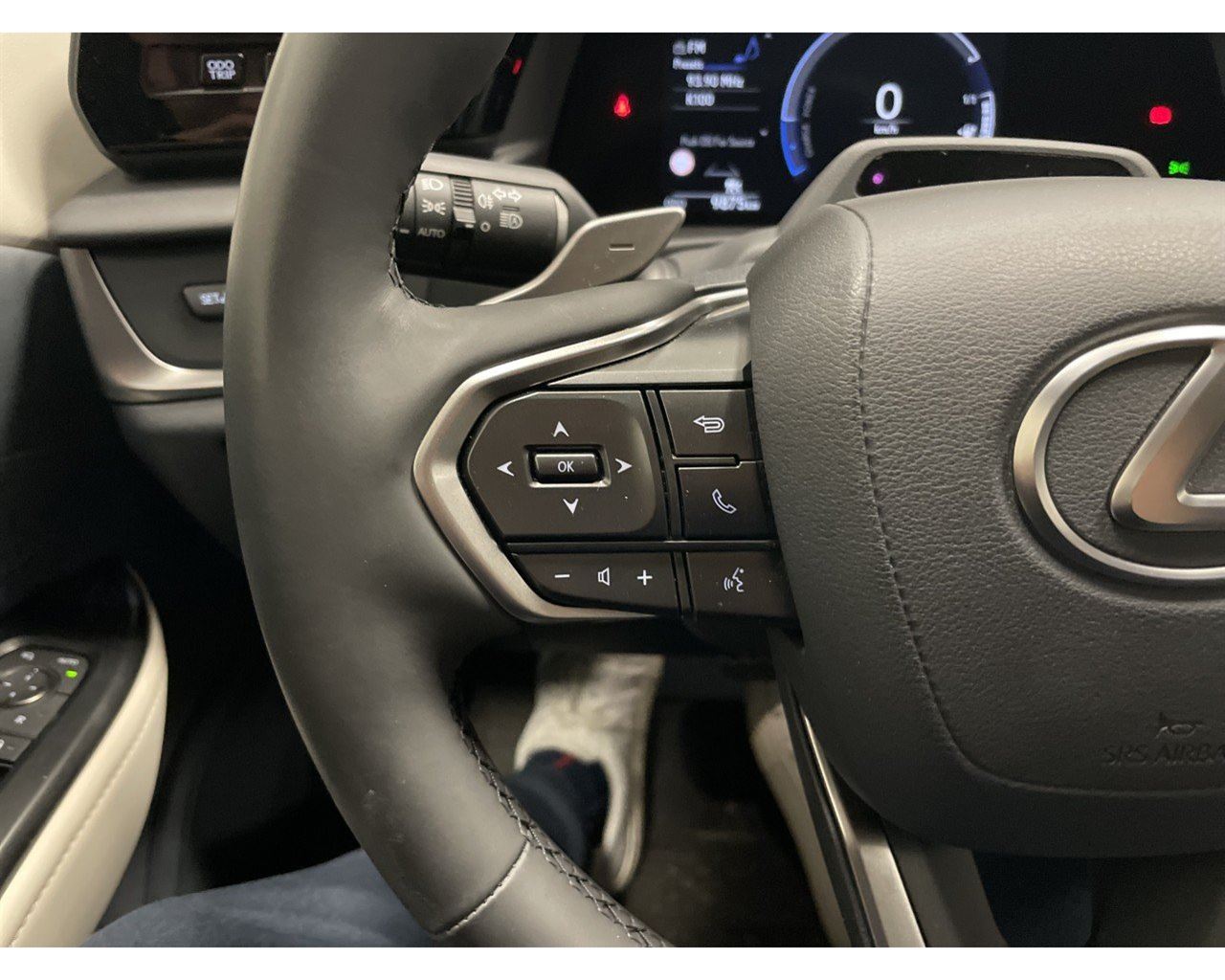 Lexus RZ 450E - 6/2023 - 10þ. km